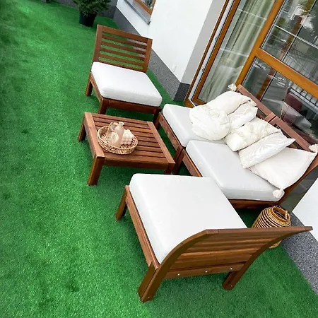 Apartmán Piekny 2 Pok. Apartament Z Tarasem. Samodzielne Zameldowanie. Ząbki